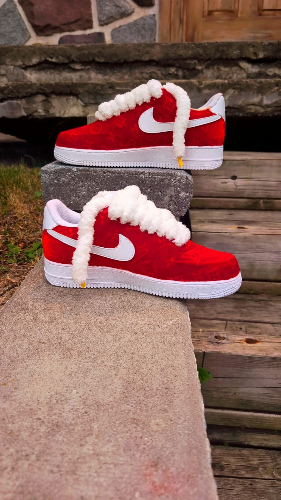 RED AND WHITE NIKE LV LOGO - AIR FORCE 1