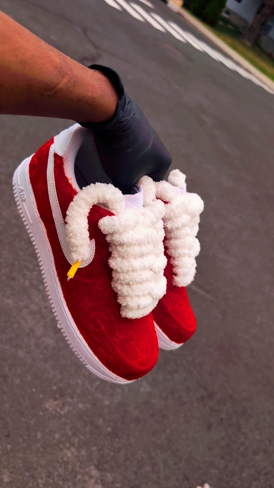 RED AND WHITE NIKE LV LOGO - AIR FORCE 1