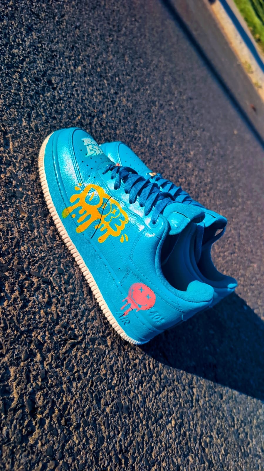 CUSTOM AIR FORCE 1 BLUE WITH DRIPPY DETAILS