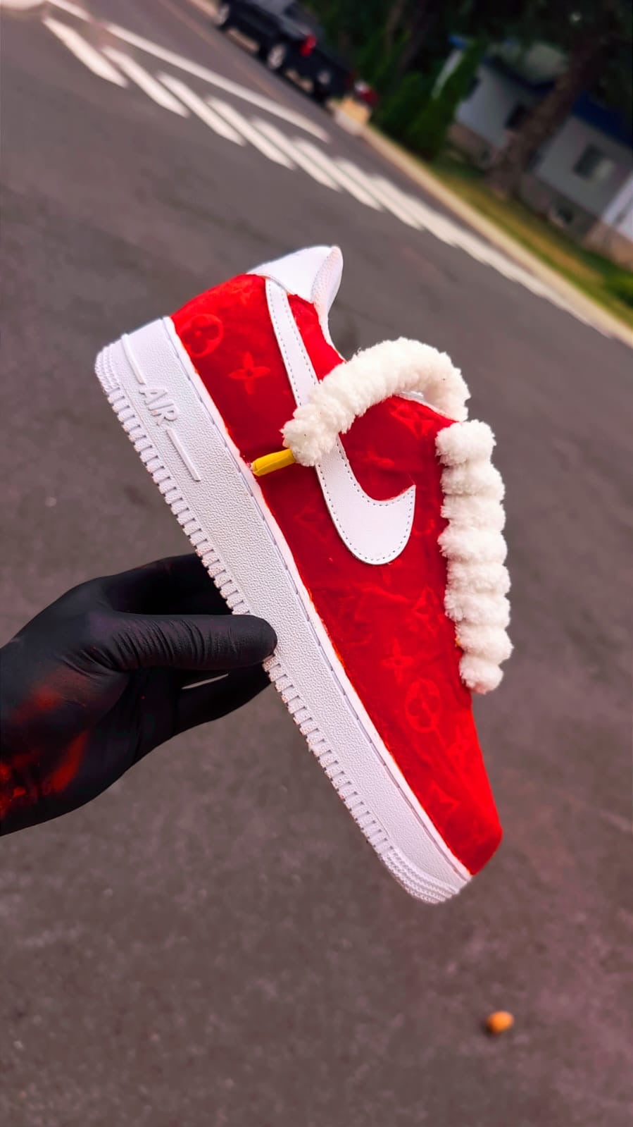 RED AND WHITE NIKE LV LOGO - AIR FORCE 1