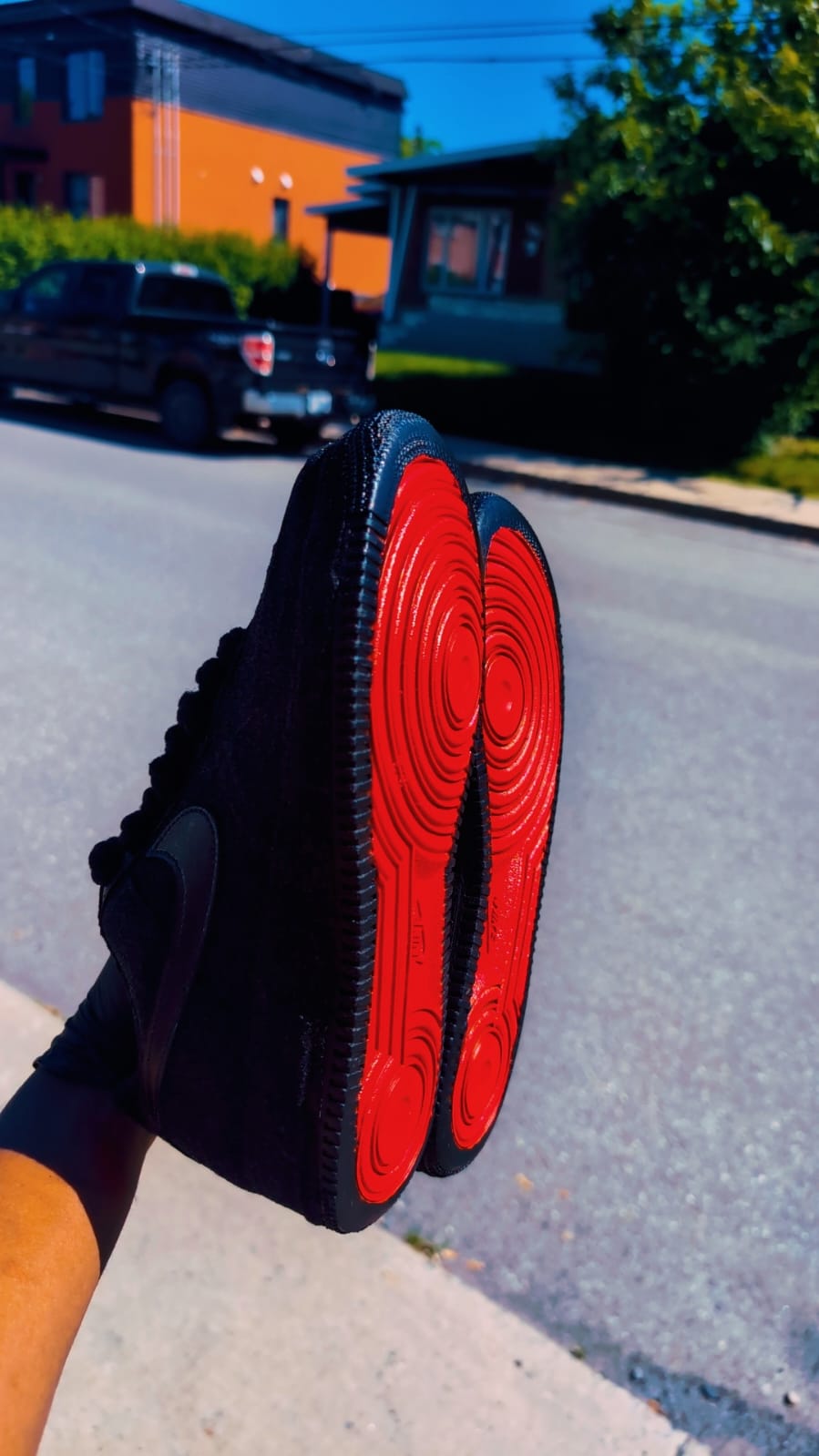 SPARKLING BLACK SNEAKER WITH SLEEK DETAILS - AIR FORCE 1